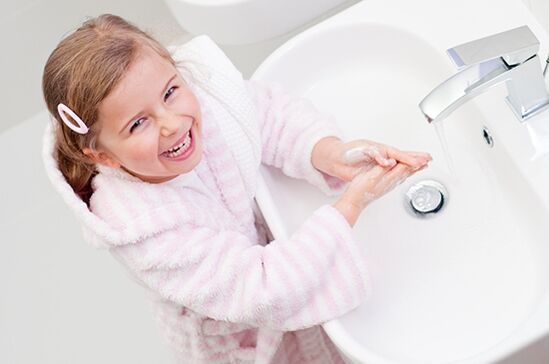 Um sich vor einer Wurminfektion zu schützen, müssen Sie Ihre Hände waschen